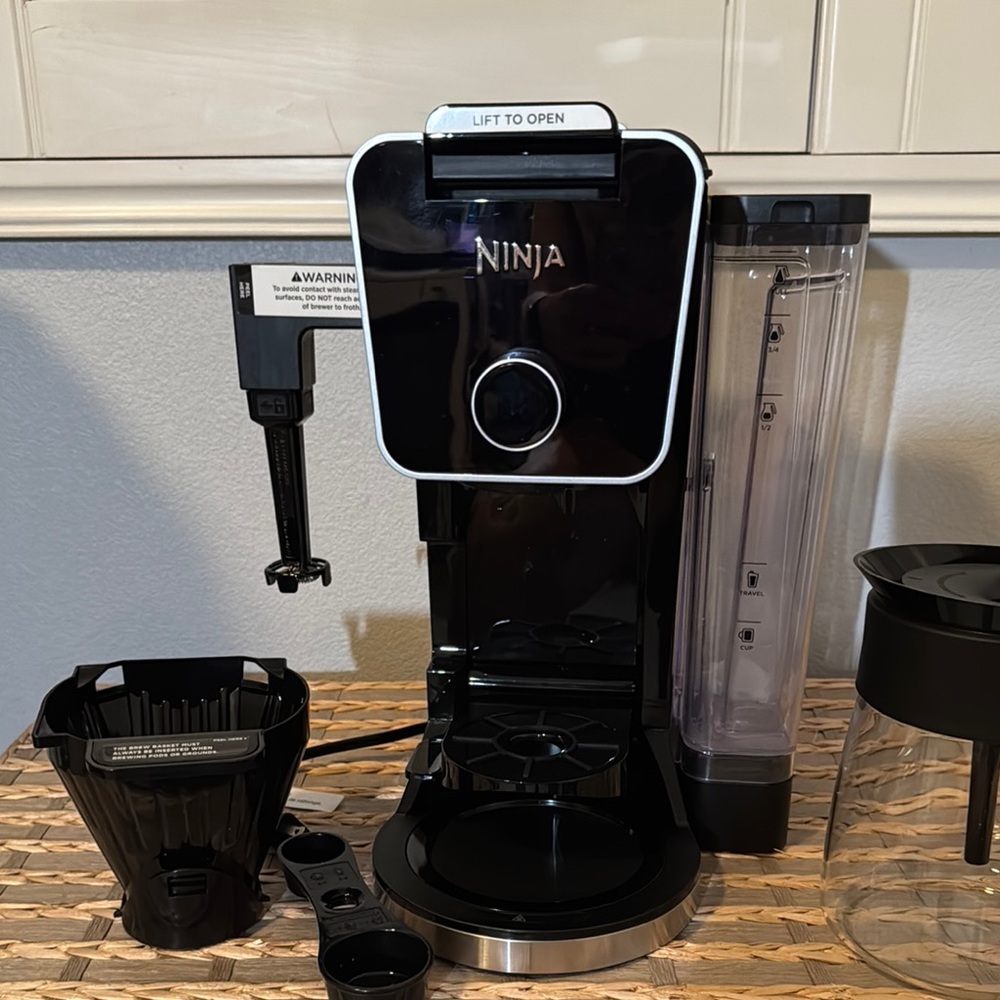Ninja CFP500 Series regular or specialty Coffee Maker in Black - Picture 2 of 6